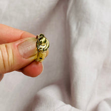 Load image into Gallery viewer, Female form ring brass