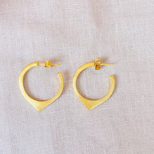 Load image into Gallery viewer, Nerina hoops