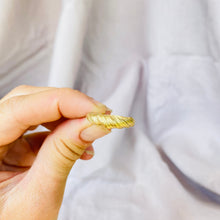 Load image into Gallery viewer, Swirl ring