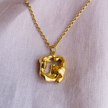 Load image into Gallery viewer, Whirl