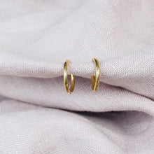 Load image into Gallery viewer, Classic hammered huggies