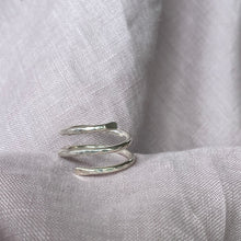 Load image into Gallery viewer, Wrap-around thumb ring size O