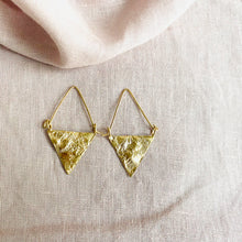 Load image into Gallery viewer, Earth earrings