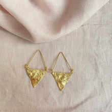 Load image into Gallery viewer, Earth earrings