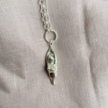 Load image into Gallery viewer, Female form pendant- silver
