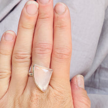 Load image into Gallery viewer, Triangle rose quartz ring
