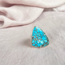 Load image into Gallery viewer, Chunky turquoise claw set ring
